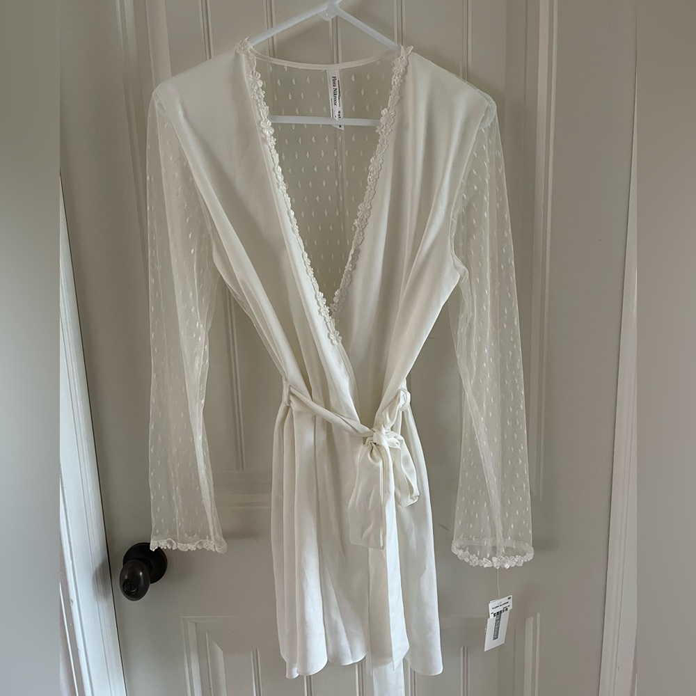 Flora Nikrooz white bridal robe size S